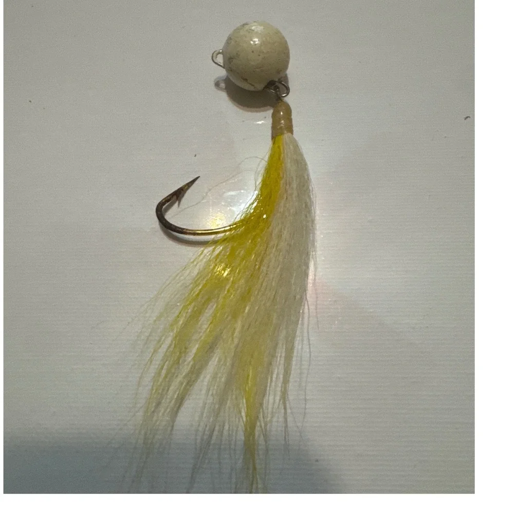 Bucktail Jig Fishing Lure 1.5oz White Yellow Good Vintage Round‎ Head